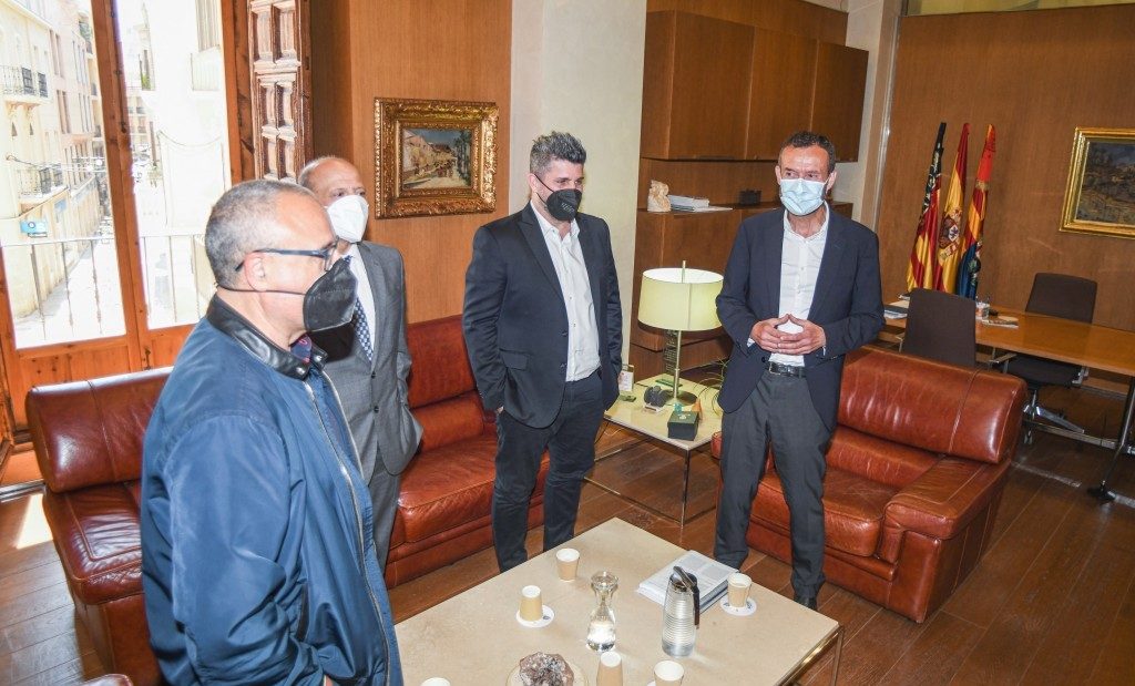 Vicente Alberola, Joaquín Buitrago, Christian Bragarnik y Carlos González, en la reunión entre Elche y Ayuntamiento de Elche en alcaldía