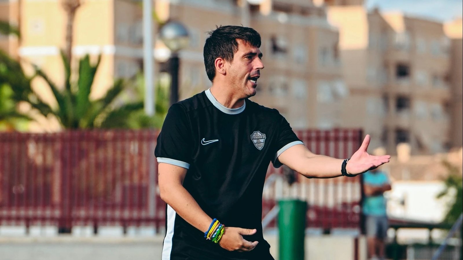 Txema Expósito renueva con el Elche femenino hasta 2027